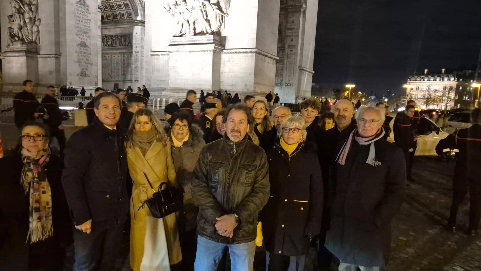 Les Ambassadeurs Solidaires à l'Arc de Triomphe